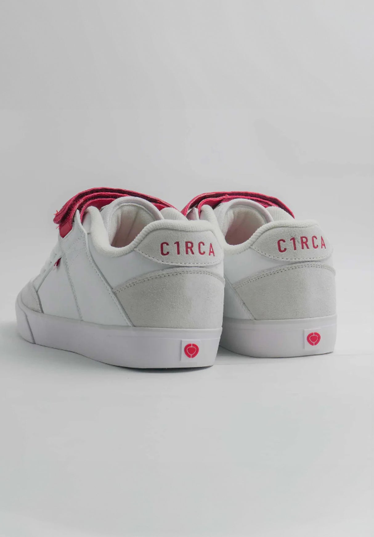 205 Vulc white-red Closeup1