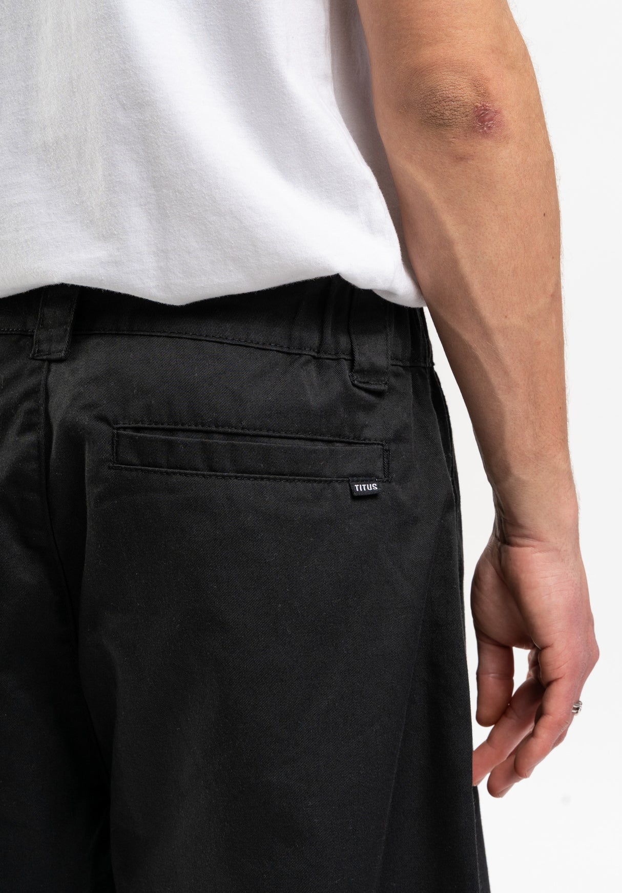 Chino Classic black Oberansicht