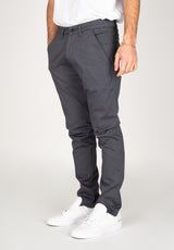 Flex Tapered Chino darkgrey Rueckenansicht