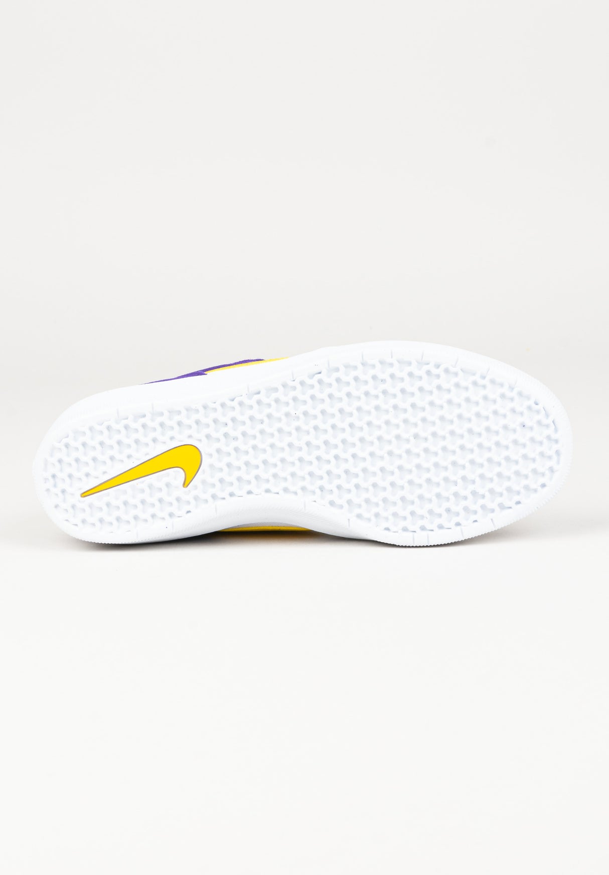 Force 58 courtpurple-amarillo-white-white Closeup1