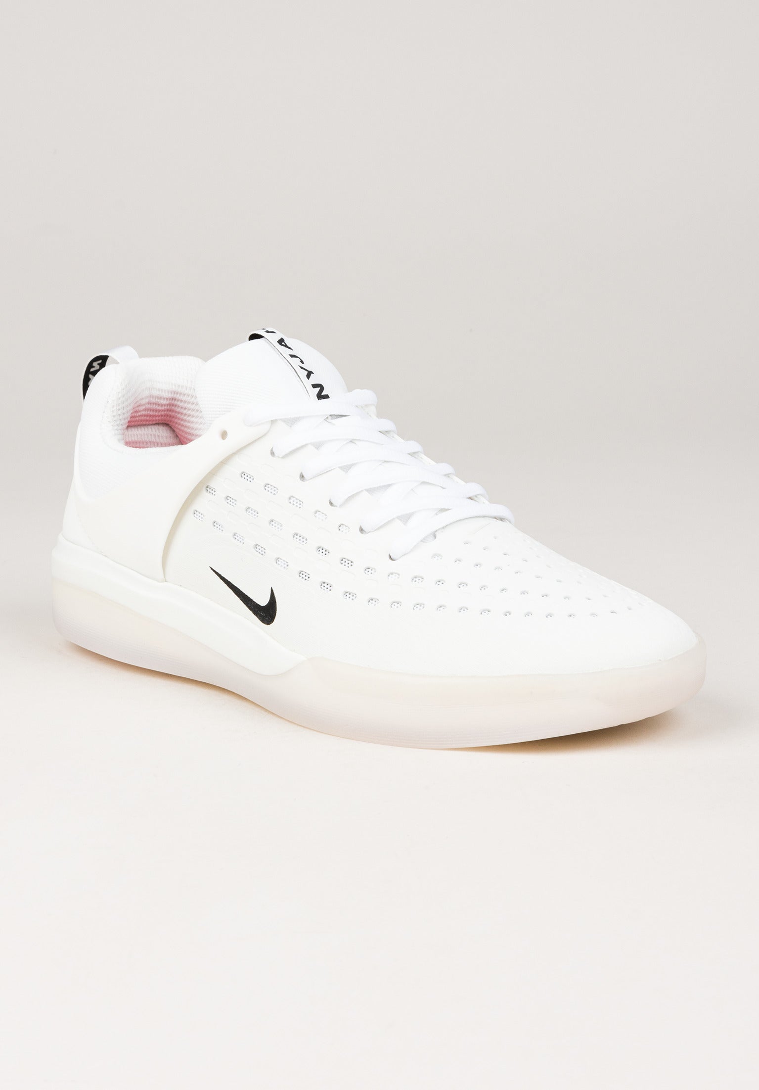 Zoom Nyjah 3 Nike SB Schuhe Jungs in white black summitwhite hyperpink fur c TITUS