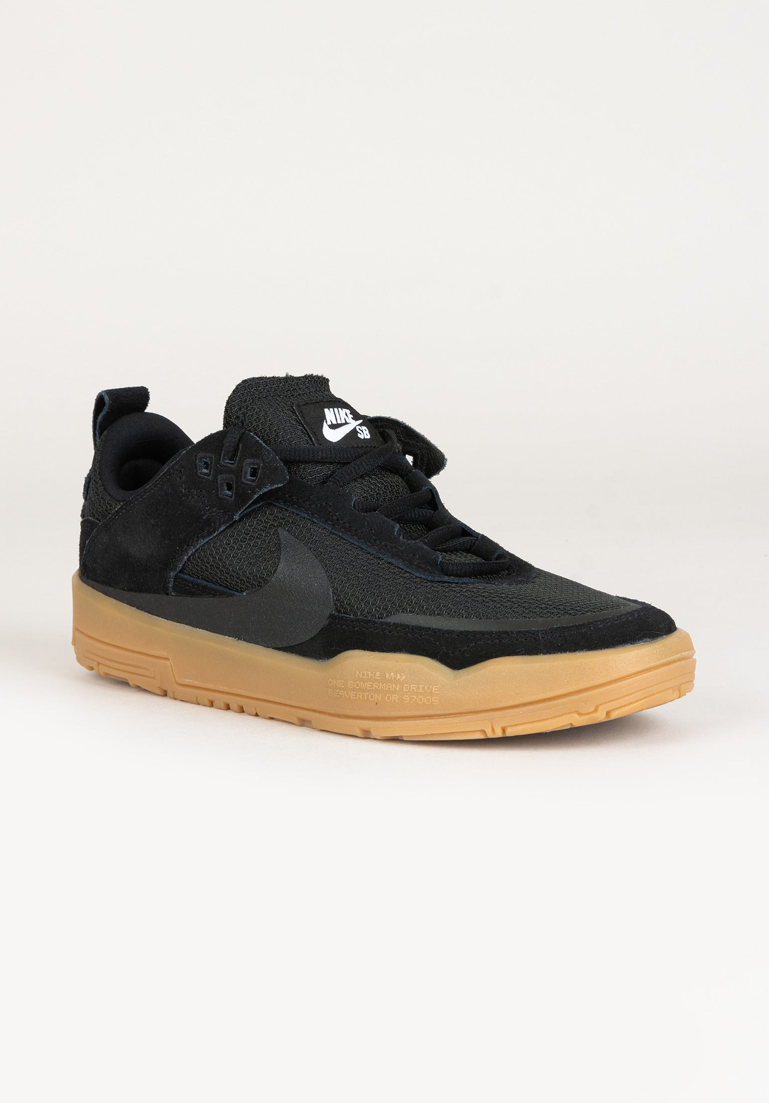 Black nike skate shoes online