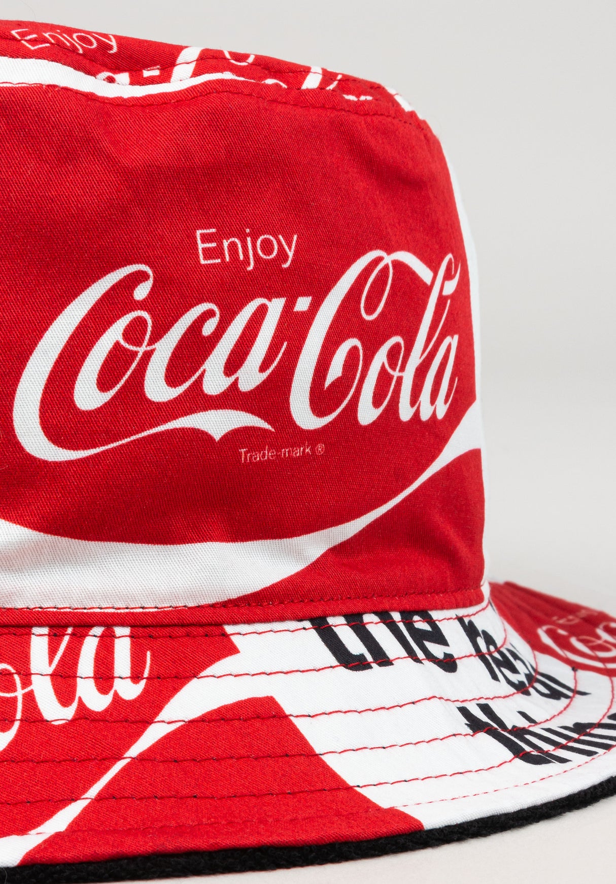 Coca-Cola Good Day Rev Bucket cokered-black Close-Up2