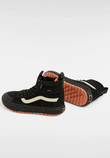 Sk8-Hi MTE Waterproof black Closeup1