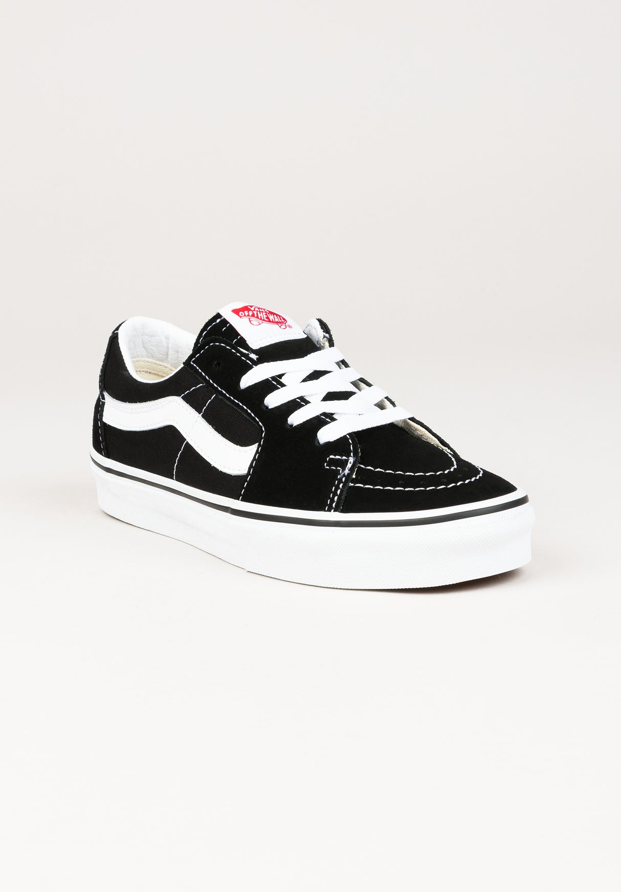 SK8-Low black-truewhite Vorderansicht