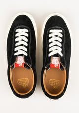 VM001 Suede Low black-white Closeup2