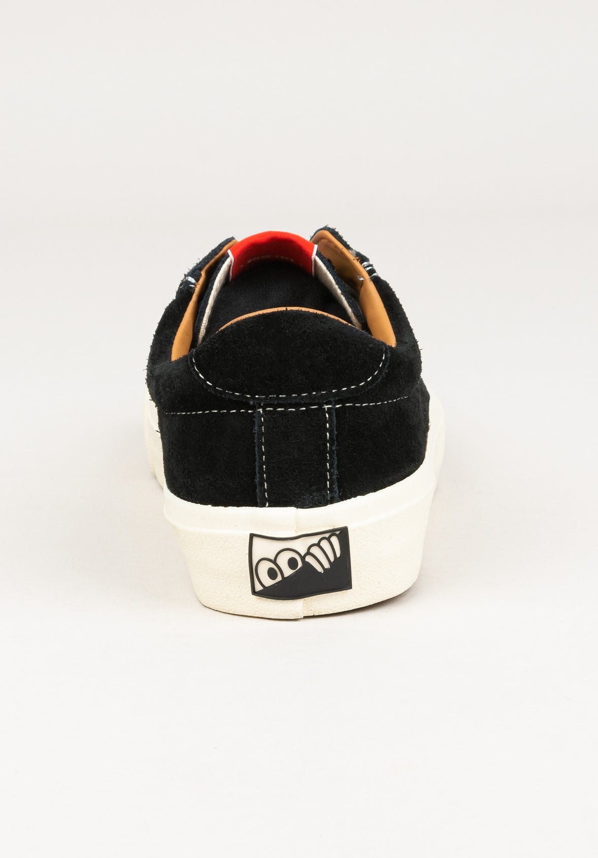 VM001 Suede Low black-white Seitenansicht