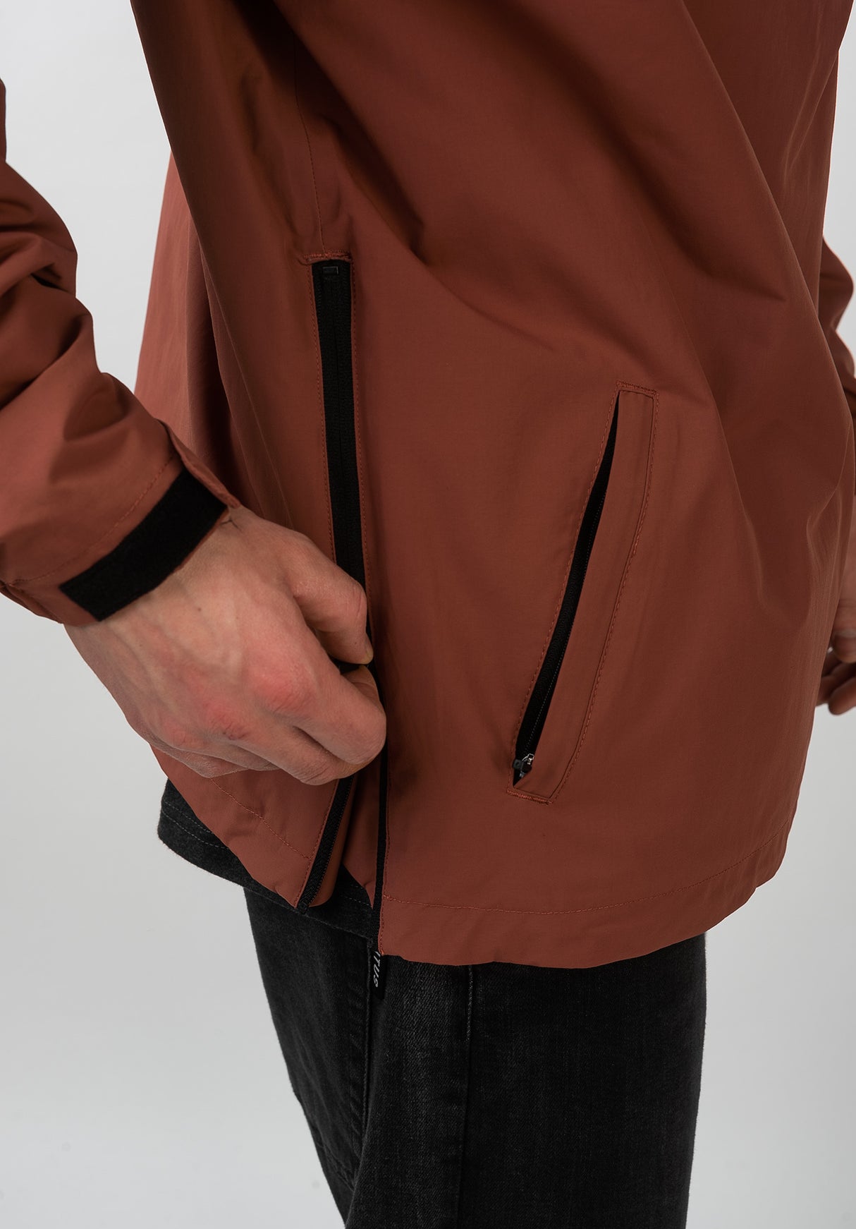 Winter Windbreaker black-redbrown Closeup2