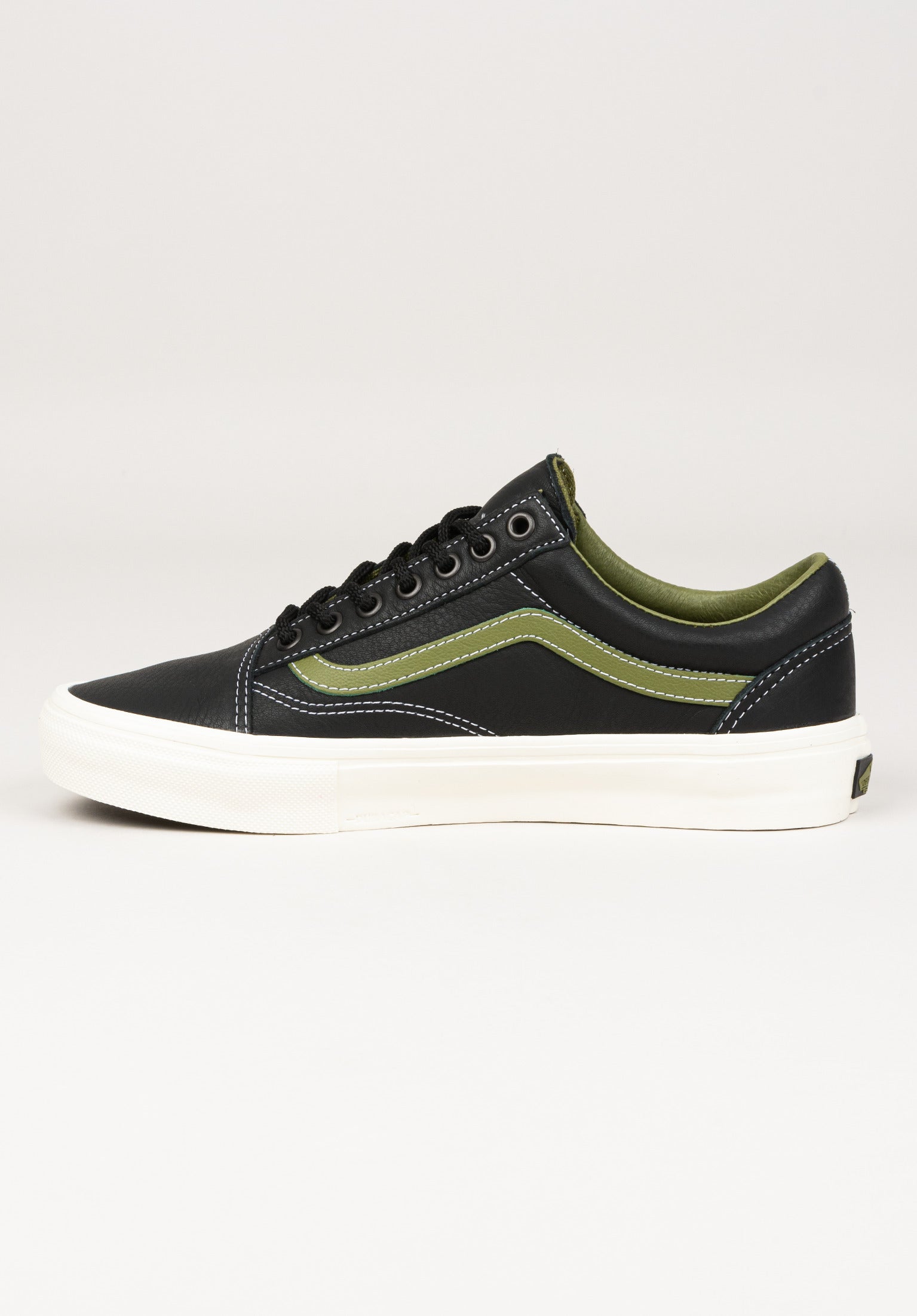 Vans old skool 2025 black and green